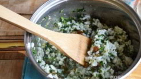 рис со шпинатом и изюмом