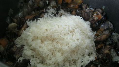 рис жасмин с лесными шампиньонами и говядиной