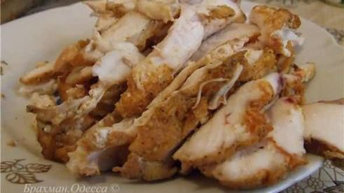 рисовая лапша с овощами и подкопченной на чайном листе куриной грудкой