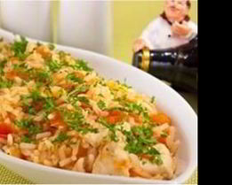 Тушеный рис с помидорами и курицей