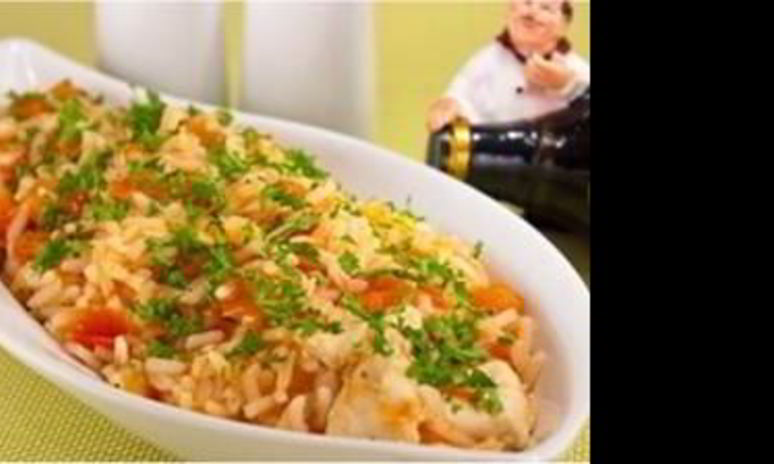 Рецепт тушеного риса с помидорами и курицей