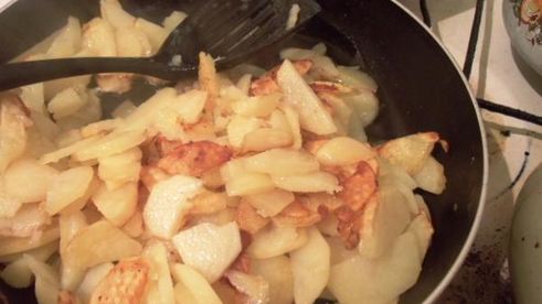 жареный картофель с айвой