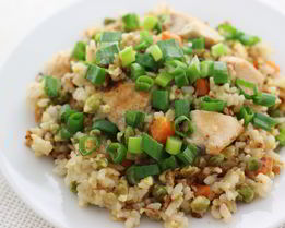 Жареный рис с курицей