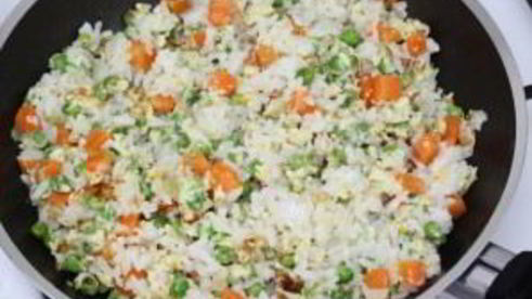 жареный рис с курицей