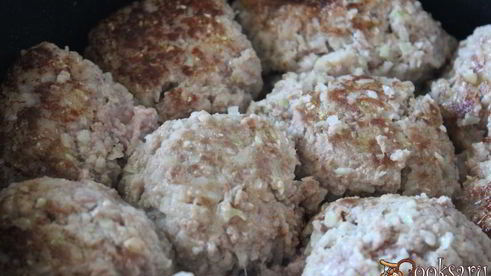 ленивые голубцы в томатно-сметанном соусе