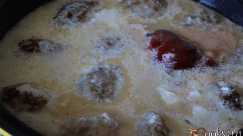 ленивые голубцы в томатно-сметанном соусе