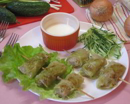 Мини-голубцы на шпажках