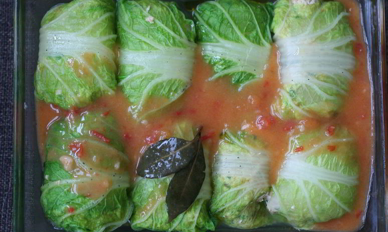 Рецепт запеченных голубцов из пекинской капусты с курицей