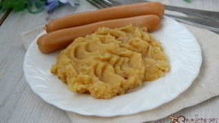 Горохово-картофельное пюре с жареным луком