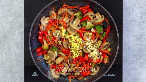 гречневая лапша с овощами