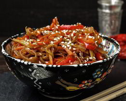 Гречневая лапша в воке с соусом Якисоба