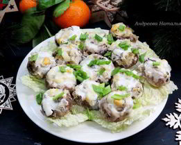 Фаршированные шампиньоны под сметанным соусом