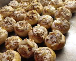 Грибы фаршированные в духовке