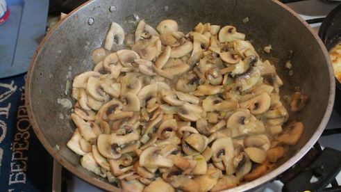 грибы в сметанном соусе