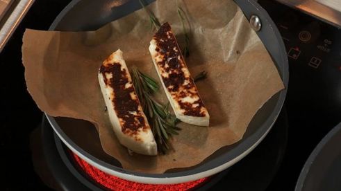 лисички с жареным адыгейским сыром