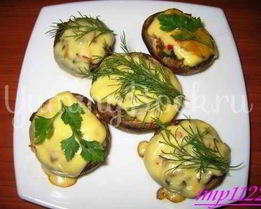 Шампиньоны фаршированные цуккини и сыром