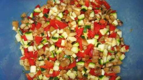 шампиньоны фаршированные цуккини и сыром