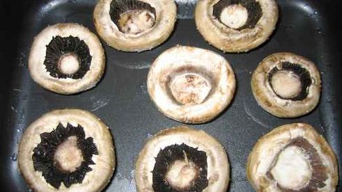 шампиньоны фаршированные цуккини и сыром