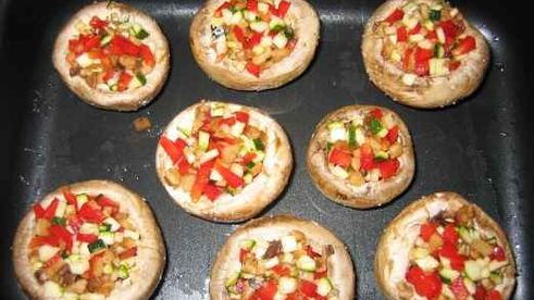 шампиньоны фаршированные цуккини и сыром
