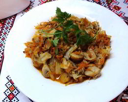 Шампиньоны тушеные с овощами