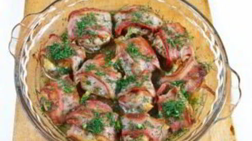 шампиньоны в беконе в духовке