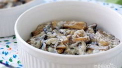 шампиньоны в соусе бешамель