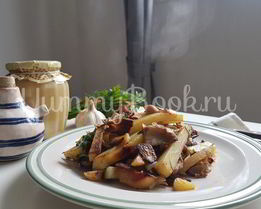 Вешенки с жареной картошкой