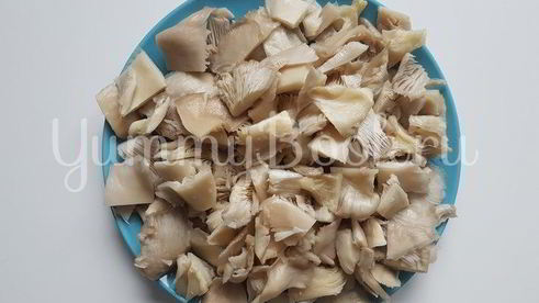 вешенки с жареной картошкой