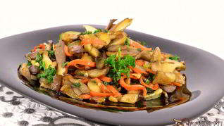 Вешенки жареные с морковью и чесноком