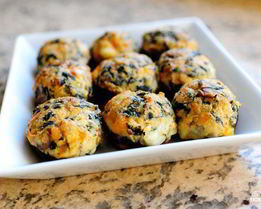 Запеченные грибы, фаршированные сыром и шпинатом