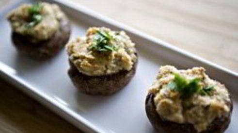 запеченные грибы с начинкой