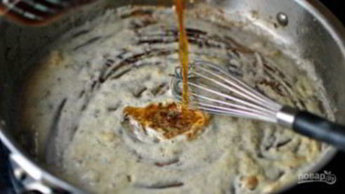 жареные грибы со сметаной