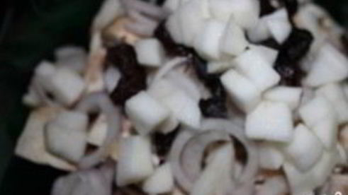 жареные грибы со свининой