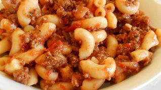 Гуляш из фарша с макаронами
