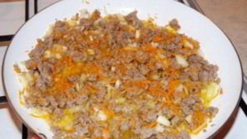 гуляш из фарша с подливкой