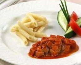 Гуляш из колбасы