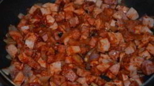 гуляш из колбасы