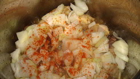 гуляш из красной фасоли и курицы