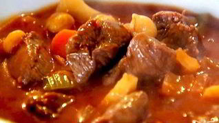 Гуляш из курицы в мультиварке