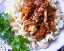 Гуляш из рыбы с грибами по-русски