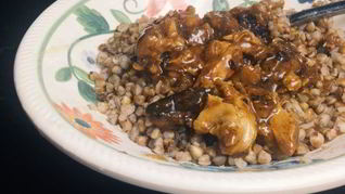 Гуляш из свинины с подливкой