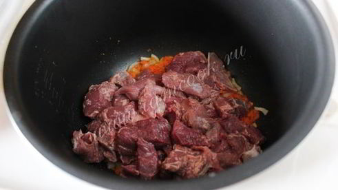 гуляш из свинины в мультиварке