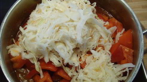 гуляш с квашеной капустой