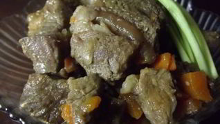 Гуляш с подливкой в мультиварке