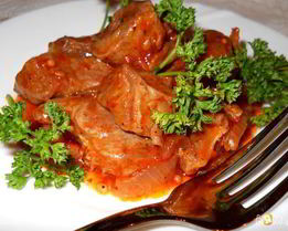 Гуляш телячий в томатном соусе