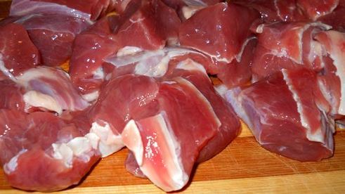 гуляш телячий в томатном соусе