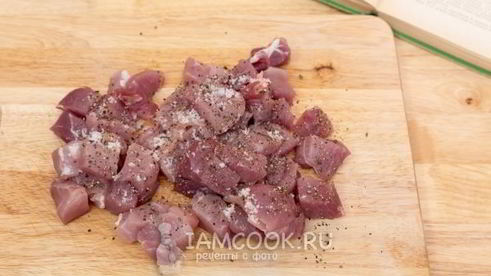 классический гуляш из свинины