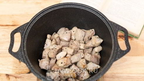 классический гуляш из свинины