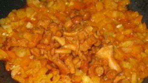 суп-гуляш в хлебе