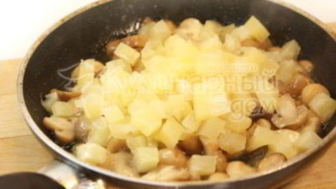 картофельное пюре под шампиньонами